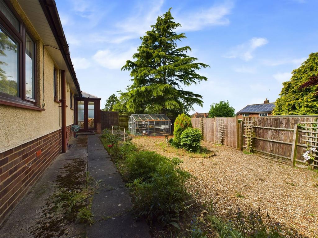 Rear/side gardens
