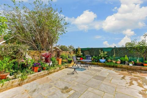 25 Briar Close, Yapton, Arundel, BN18 0ES