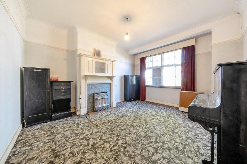 Yeading Lane, Hayes UB4 0EX 3 bed semidetached house for sale £425,000