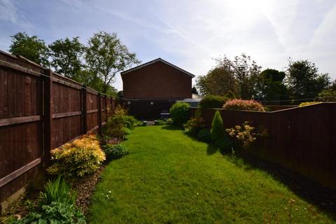 undefined, 2 Bedroom First Floor Apartment to Let on Willows Close, Newcastle Upon Tyne