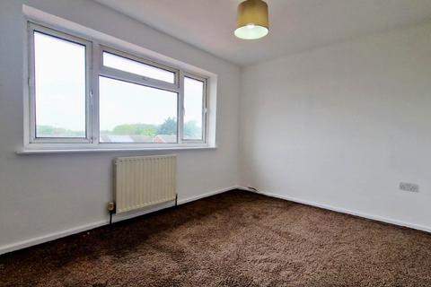 2 bedroom maisonette to rent, Kinross Crescent, Luton LU3