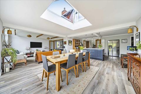 5 bedroom detached house for sale, Little Orchard Court, Winchester Road, Andover