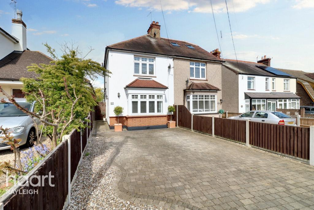 Eastwood Road, Rayleigh 3 bed semidetached house for sale £475,000