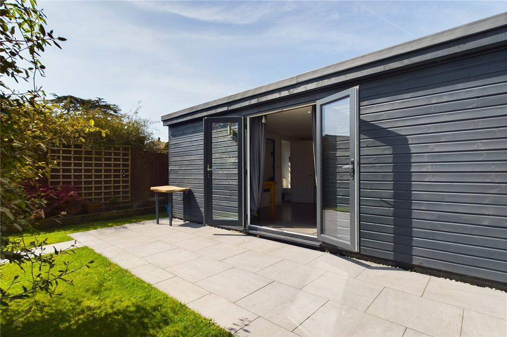 Outbuilding/Bedroom