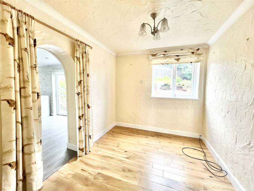 Snug/Dining Nook