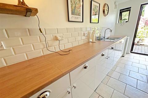 3 Biddles Hill, Earlswood, Solihull, B94 5EN