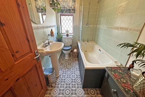 3 Biddles Hill, Earlswood, Solihull, B94 5EN