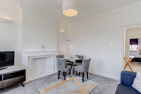 2 bedroom apartment to rent, Somerset House, W8