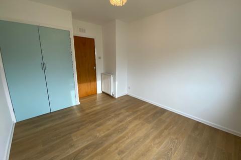 2 bedroom flat to rent, Cockburn Crescent, Edinburgh EH14