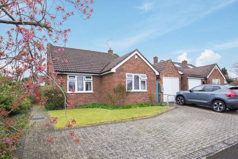17 Boltons Close, Woking, GU22 8TW