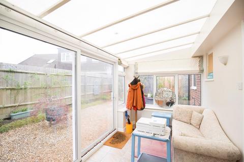 17 Boltons Close, Woking, GU22 8TW
