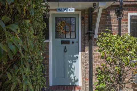 3 bedroom terraced house for sale, West Byfleet KT14