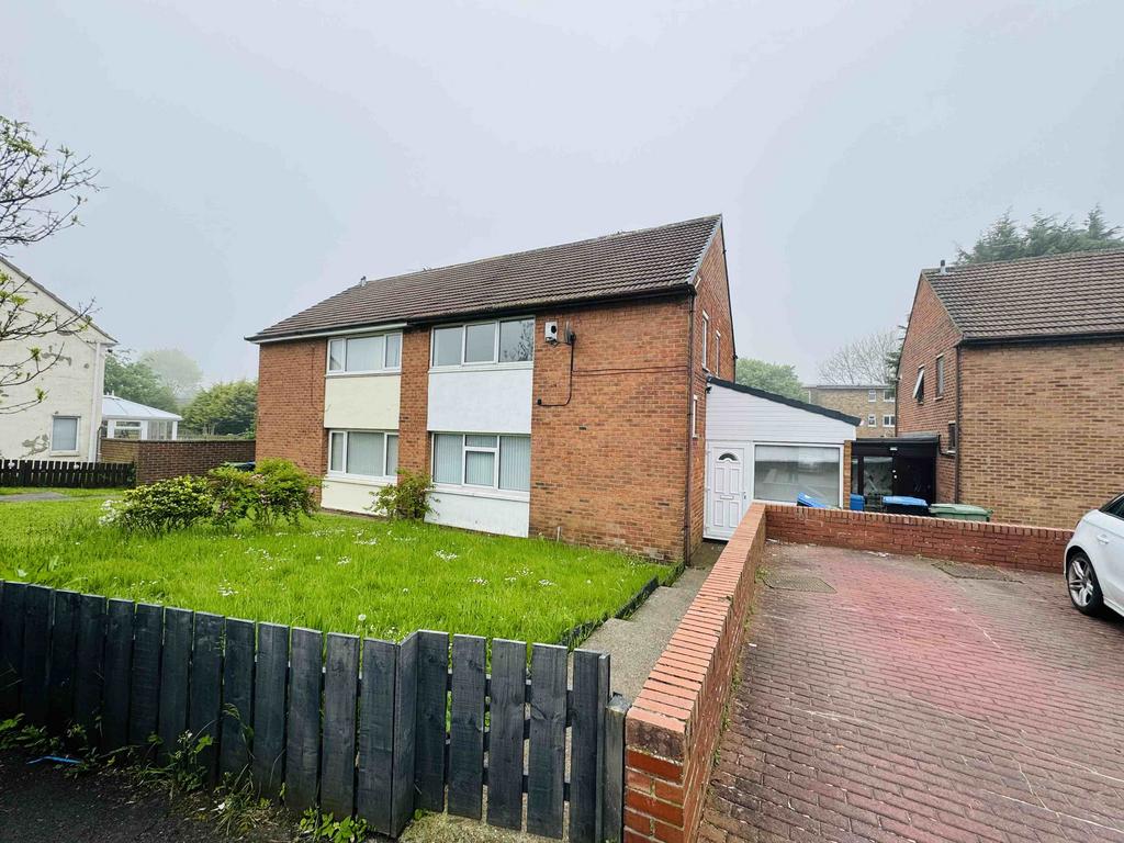 Amersham Crescent, Peterlee, Co.... 3 bed semidetached house to rent
