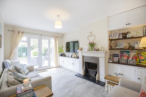 20 Engliff Lane, Woking, GU22 8SU
