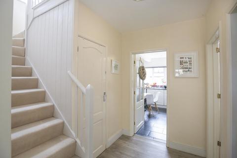 20 Engliff Lane, Woking, GU22 8SU