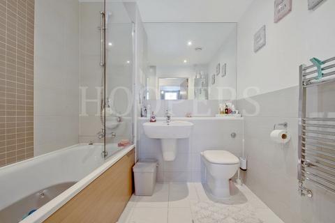 2 bedroom flat for sale, Flowers Close, London, NW2