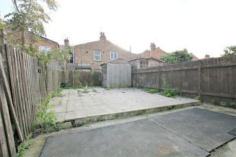 4 bedroom terraced house to rent, Chapter Road, Willesden
