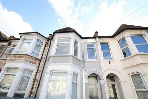 4 bedroom terraced house to rent, Chapter Road, Willesden