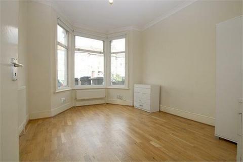4 bedroom terraced house to rent, Chapter Road, Willesden