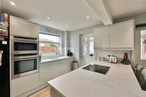 32 Derwent Drive, Hereford, HR4 9PS