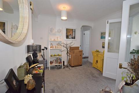1 bedroom flat to rent, Kings Court, The Esplanade, Bognor Regis, PO21