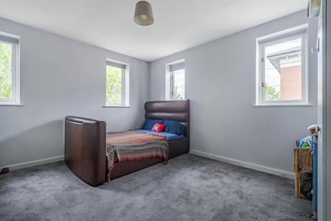 2 bedroom flat for sale, Aylesbury,  Buckinghamshire,  HP19