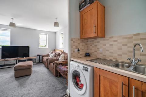 2 bedroom flat for sale, Aylesbury,  Buckinghamshire,  HP19