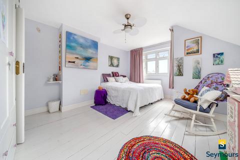 23 Johnston Walk, Guildford, GU2 9XR