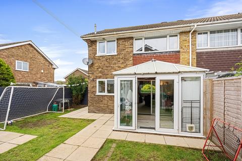 84 Mackenzie Way, Gravesend, DA12 5UB