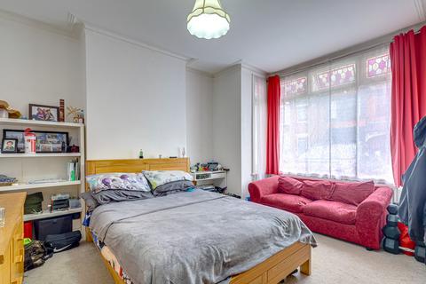 29 Avenue Road, Westcliff-on-sea, SS0 7PN