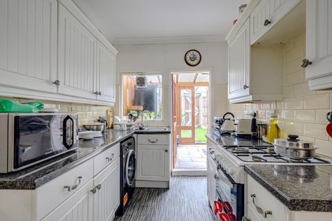 29 Avenue Road, Westcliff-on-sea, SS0 7PN