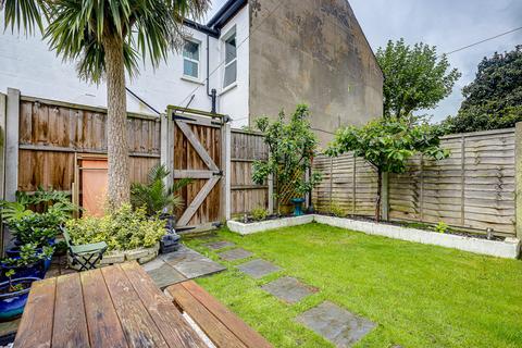 29 Avenue Road, Westcliff-on-sea, SS0 7PN