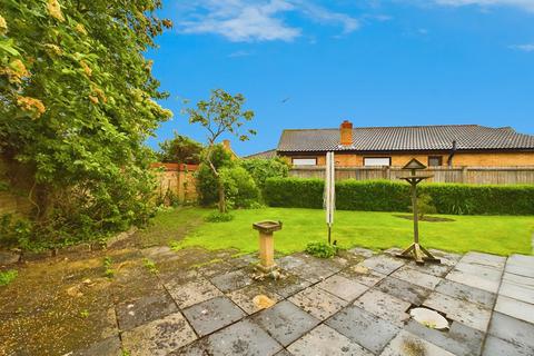 2 bedroom detached bungalow for sale, Farfield Close, Sawtry, PE28