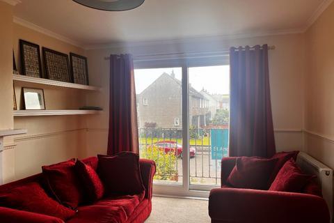 2 bedroom flat to rent, Sandyherd Court, St Andrews KY16