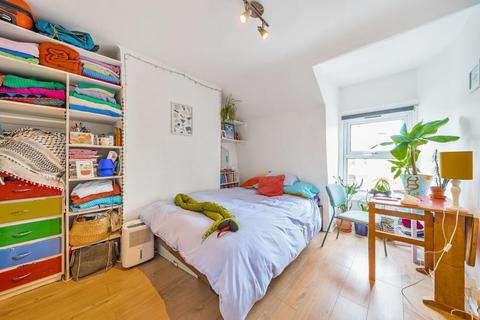 3 bedroom flat for sale, Camberwell Road, London SE5