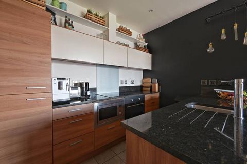 2 bedroom flat for sale, Western Gateway, Docklands, London, E16