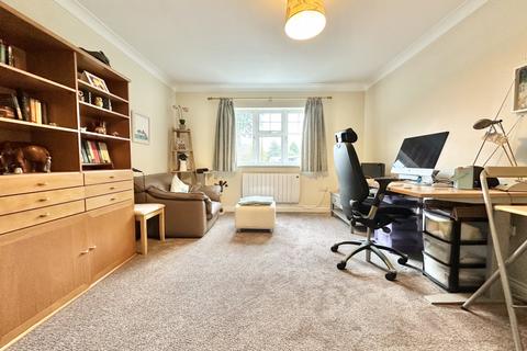 2 bedroom apartment for sale, Wintney Street, Fleet, Hampshire