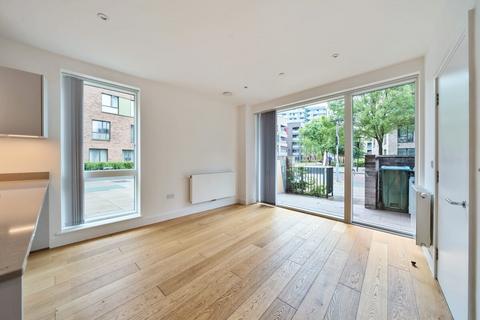 3 bedroom apartment to rent, West Parkside London SE10