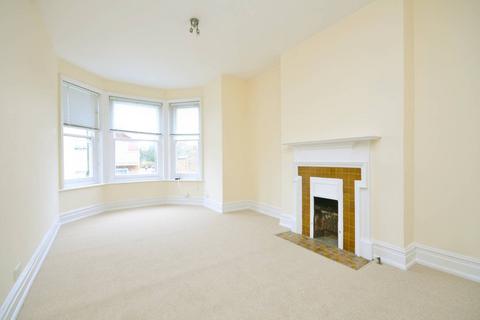 2 bedroom flat to rent, York Road, Guildford, GU1