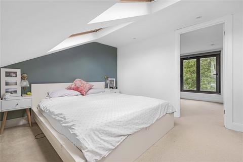 4 bedroom end of terrace house for sale, Leahurst Road, Lewisham, London, SE13