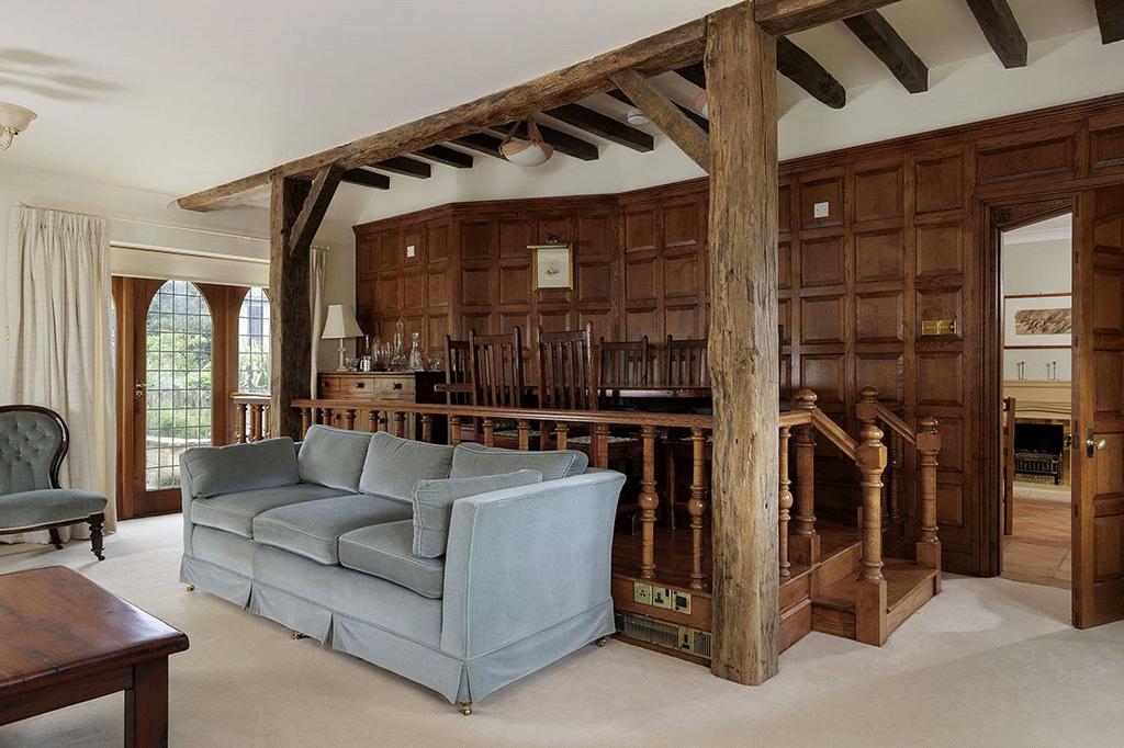 Sitting/Dining Room