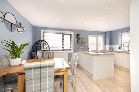 57 Moat View, Roslin, EH25 9NZ