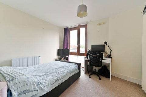 1 bedroom flat for sale, Garratt Lane, Wandsworth, London, SW18