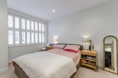 3 bedroom mews to rent, Ernshaw Place, Putney, London, SW15