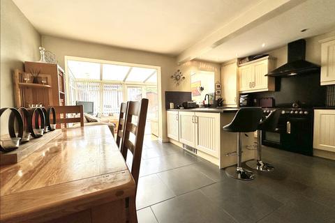 4 bedroom house for sale, Colne Way, Watford, WD24