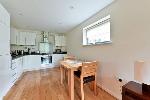 2 bedroom flat to rent, Scott Avenue, Putney, London, SW15