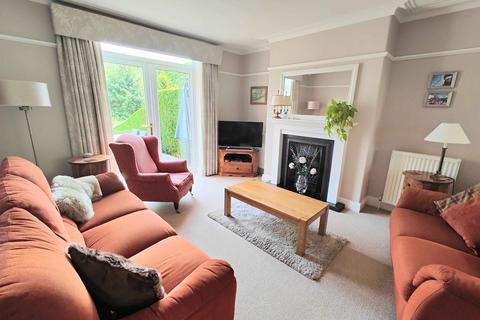 4 bedroom semi-detached house for sale, The Grove, Hipperholme HX3