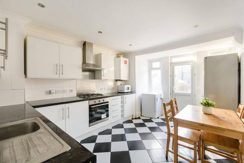 4 bedroom terraced house to rent, Chapter Road, Dollis Hill, London, NW2