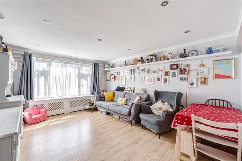3 bedroom flat for sale, Bushby Close, Lancing, West Sussex, BN15