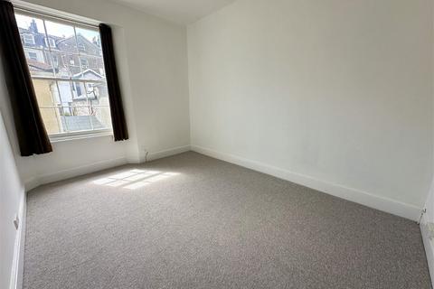 2 bedroom apartment to rent, Ilsham Road, TQ1 2JG